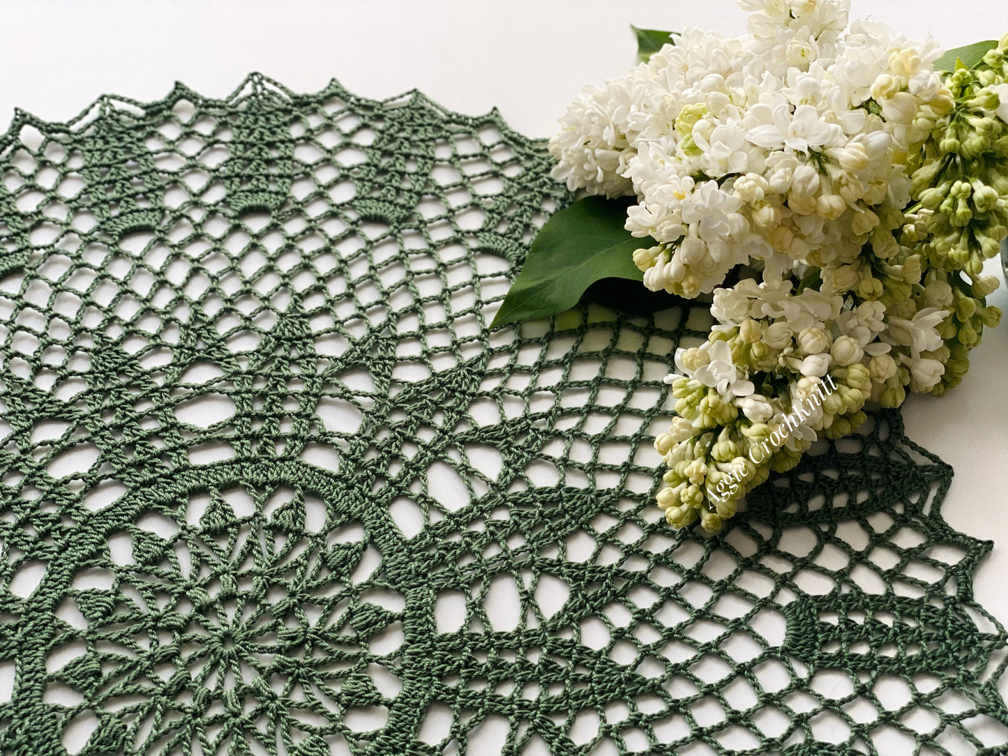 42cm Bottle green doily