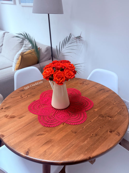 Red doily 47cm