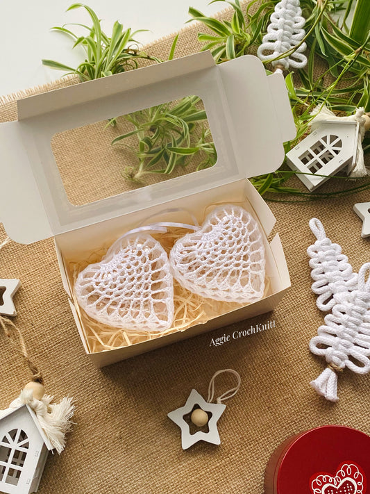 Heart bauble gift box