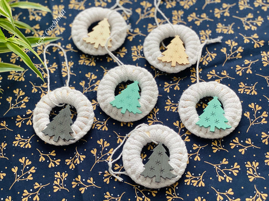Macrame bauble